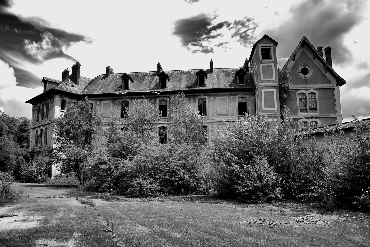 Photo urbex d'un sanatorium abandonné où le temps s'est arrêté